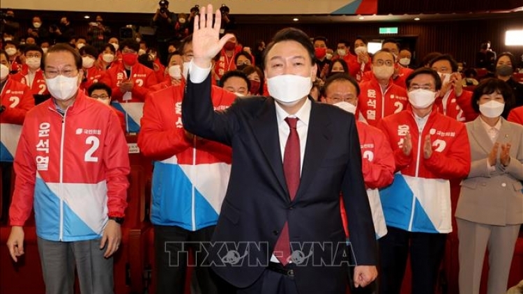 President Phuc congratulates newly elected RoK head of state